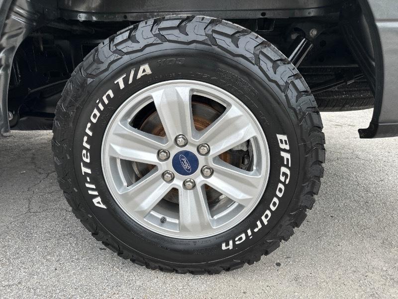 Ford F-150 2WD SuperCrew 139" XLT 2019