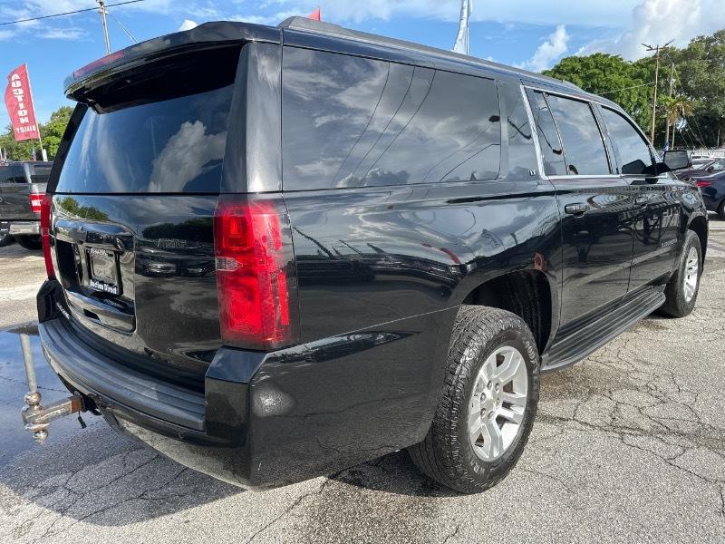 Chevrolet Suburban LT 4WD 2020