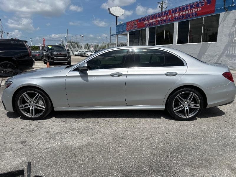 Mercedes-Benz E-Class E300 Luxury 4MATIC Sedan 2017