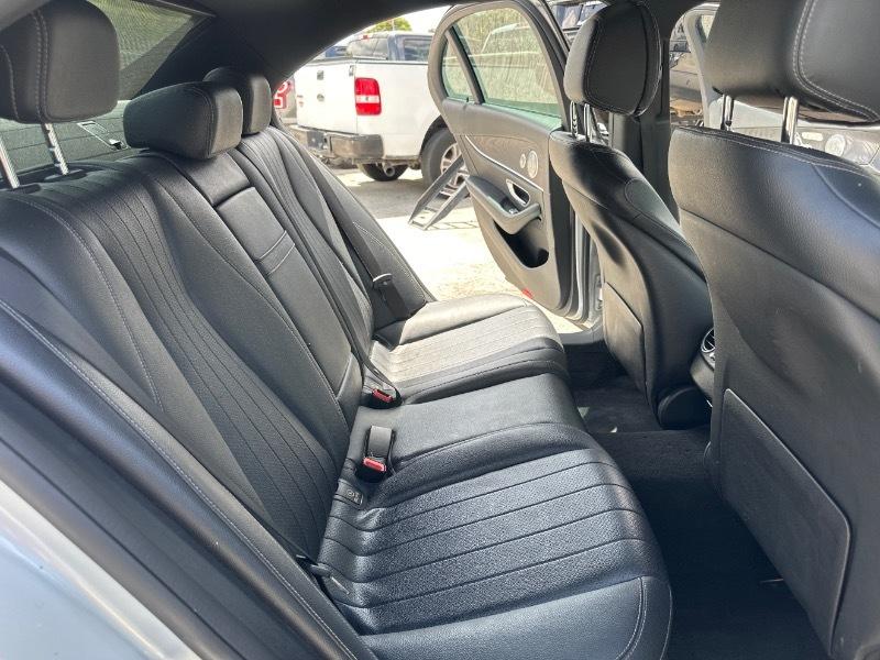 Mercedes-Benz E-Class E300 Luxury 4MATIC Sedan 2017