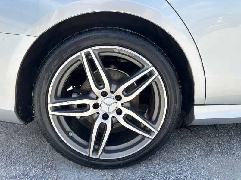 Mercedes-Benz E-Class E300 Luxury 4MATIC Sedan 2017