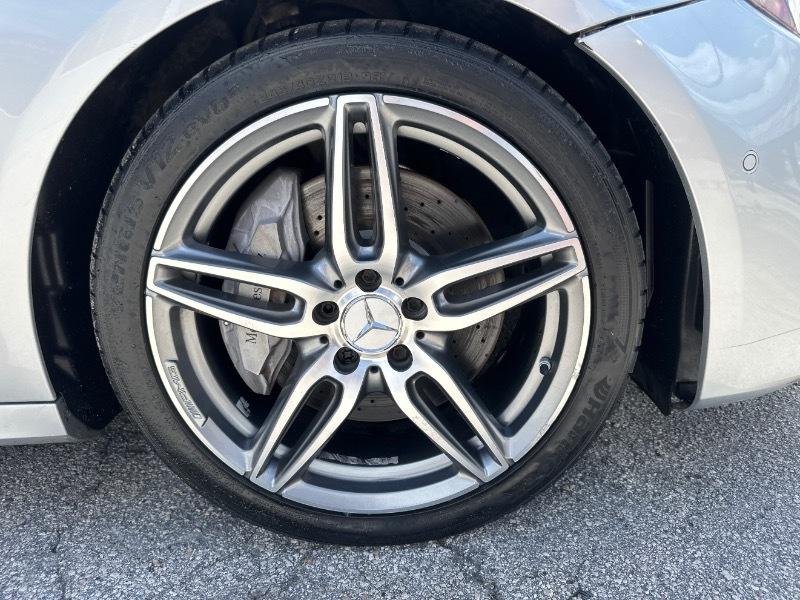 Mercedes-Benz E-Class E300 Luxury 4MATIC Sedan 2017