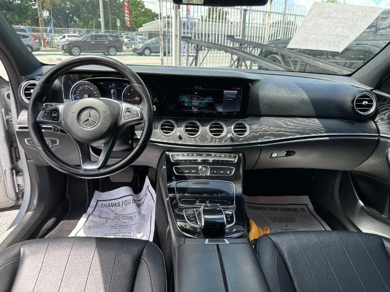 Mercedes-Benz E-Class E300 Luxury 4MATIC Sedan 2017