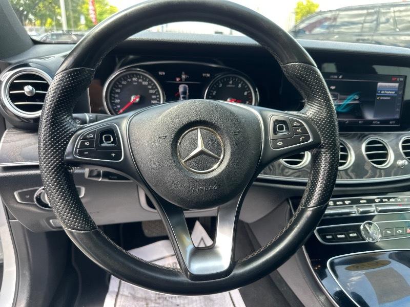 Mercedes-Benz E-Class E300 Luxury 4MATIC Sedan 2017