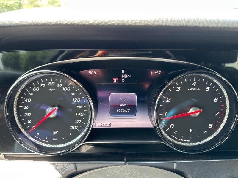Mercedes-Benz E-Class E300 Luxury 4MATIC Sedan 2017