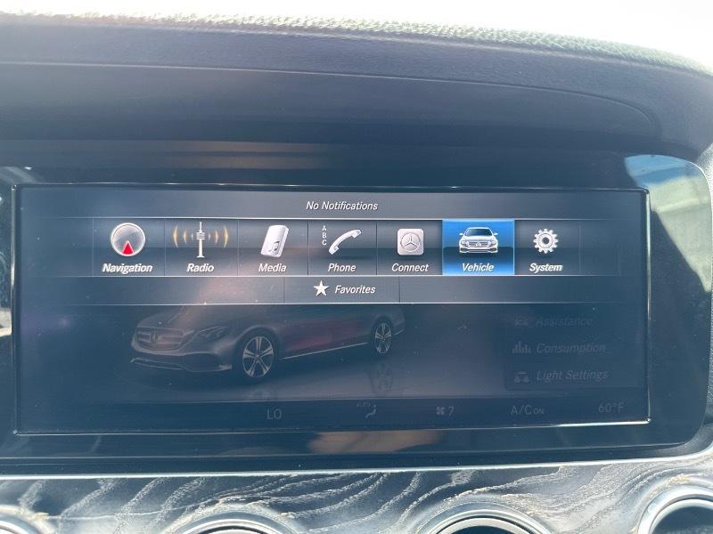 Mercedes-Benz E-Class E300 Luxury 4MATIC Sedan 2017