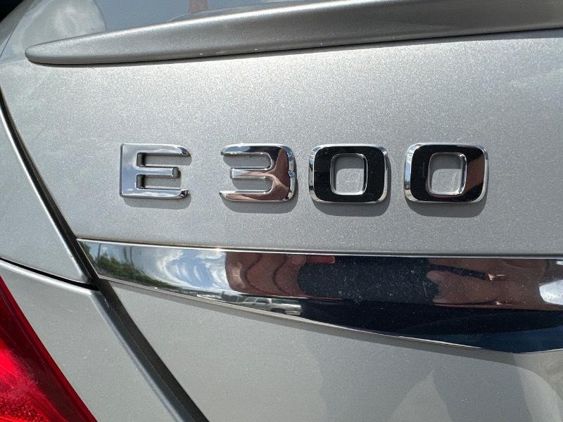 Mercedes-Benz E-Class E300 Luxury 4MATIC Sedan 2017