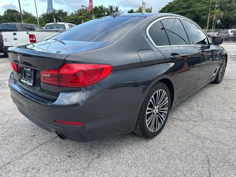 BMW 5-Series 530i 2019