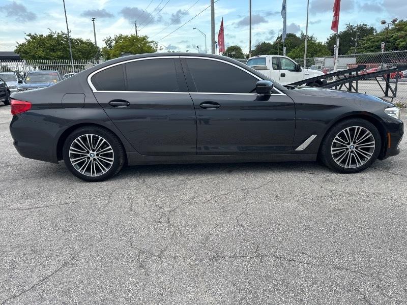 BMW 5-Series 530i 2019