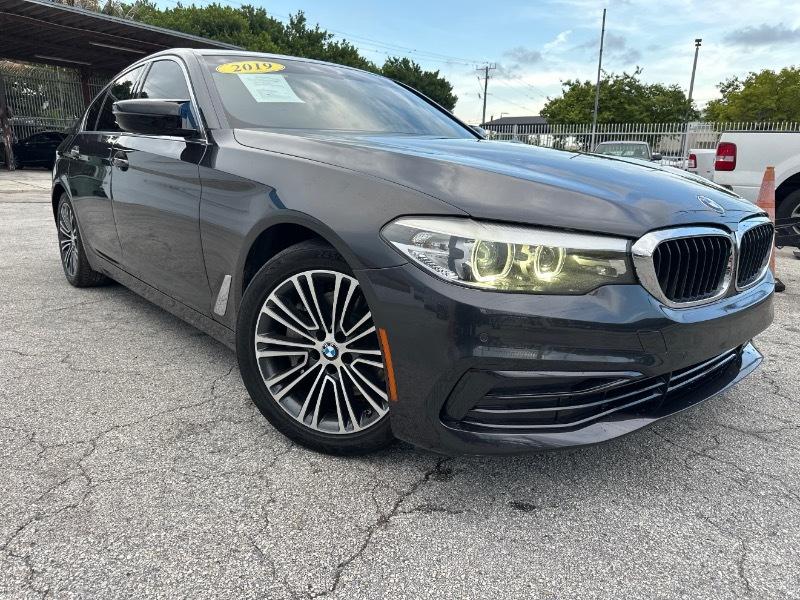 BMW 5-Series 530i 2019
