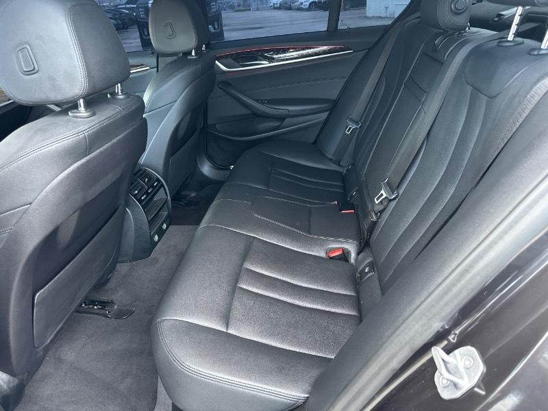 BMW 5-Series 530i 2019