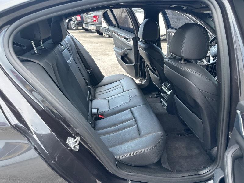 BMW 5-Series 530i 2019