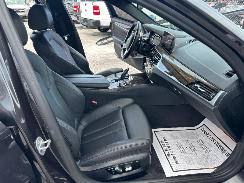 BMW 5-Series 530i 2019