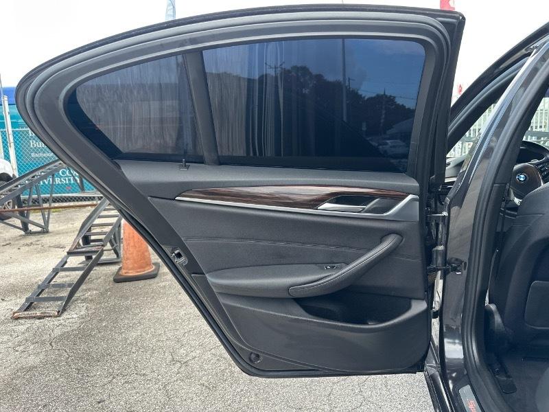 BMW 5-Series 530i 2019