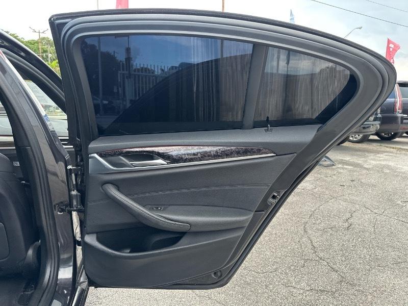 BMW 5-Series 530i 2019