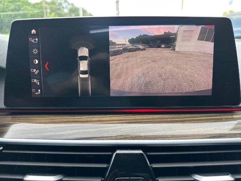 BMW 5-Series 530i 2019