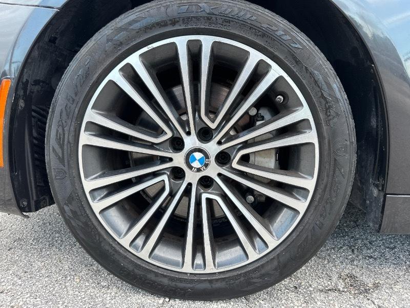 BMW 5-Series 530i 2019