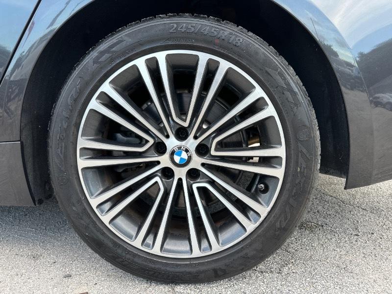 BMW 5-Series 530i 2019