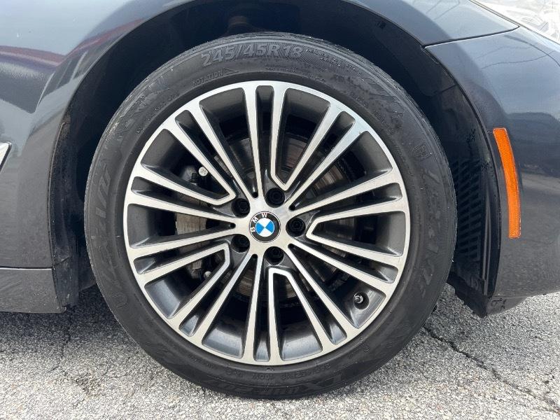 BMW 5-Series 530i 2019