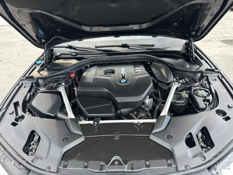 BMW 5-Series 530i 2019