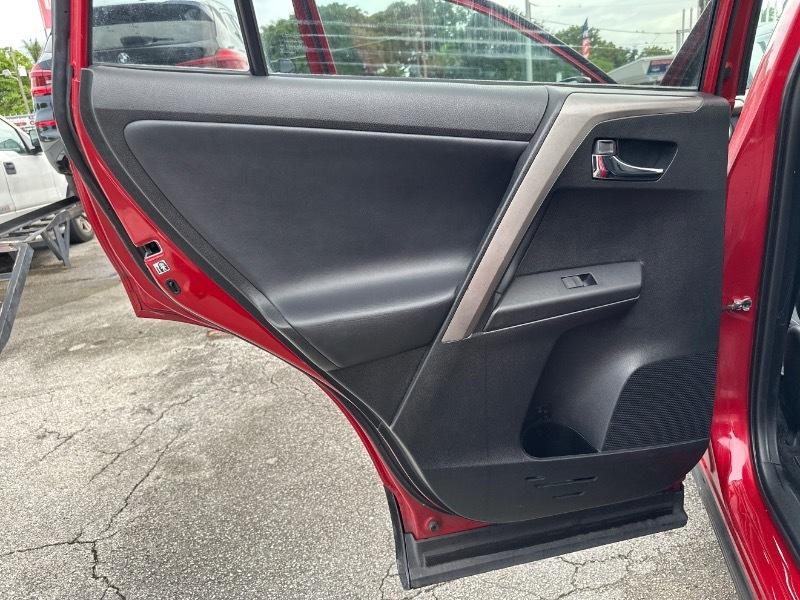 Toyota RAV4 XLE FWD 2016