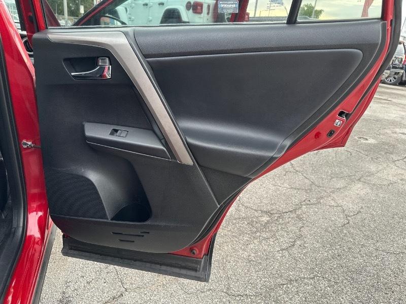 Toyota RAV4 XLE FWD 2016