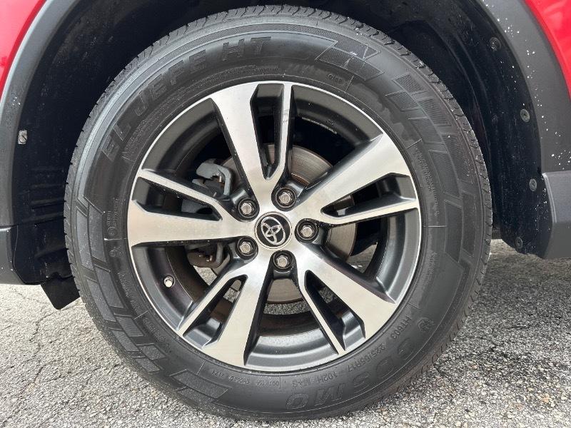Toyota RAV4 XLE FWD 2016