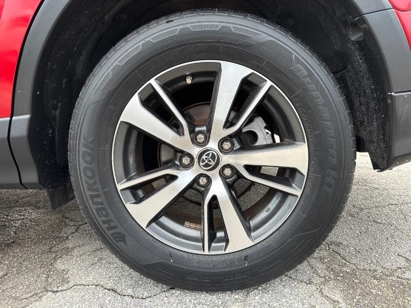 Toyota RAV4 XLE FWD 2016