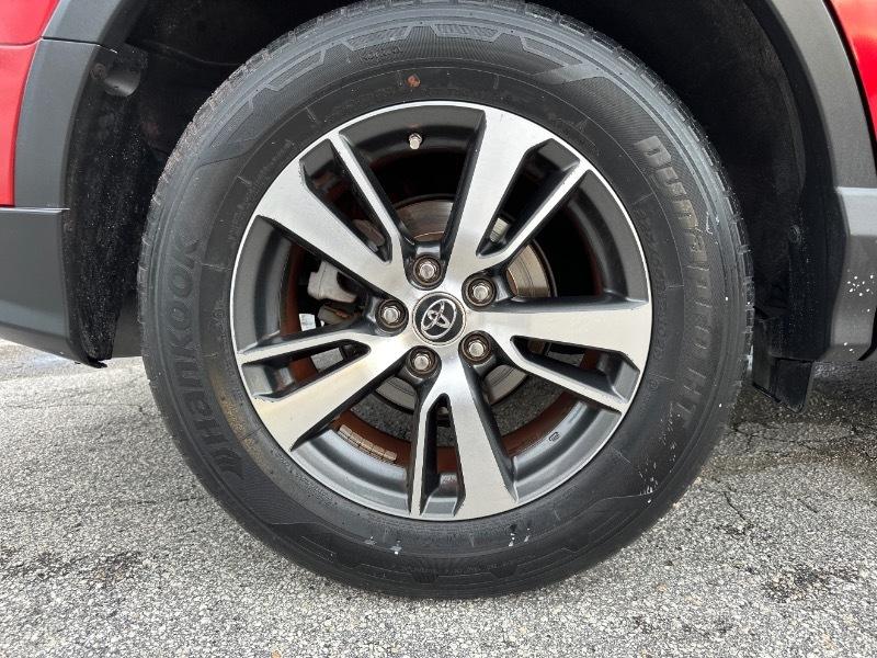 Toyota RAV4 XLE FWD 2016