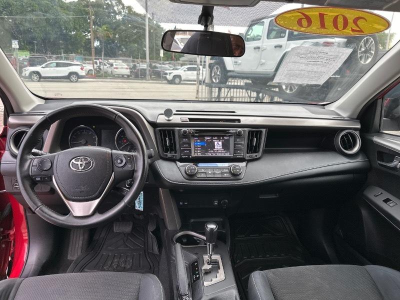 Toyota RAV4 XLE FWD 2016