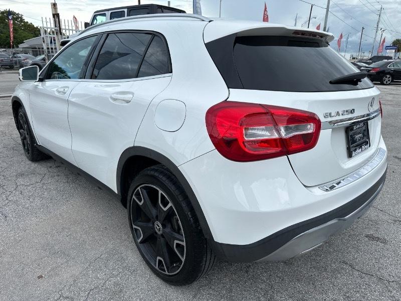 Mercedes-Benz GLA-Class GLA250 2020