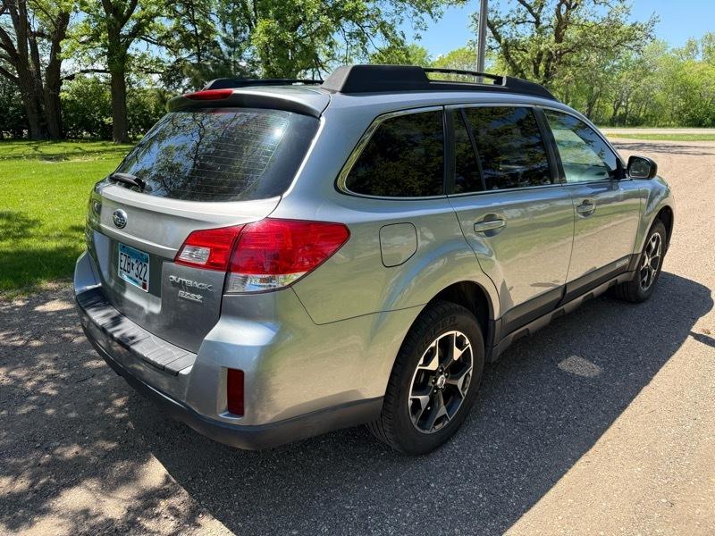 Subaru Outback 2.5i 2011