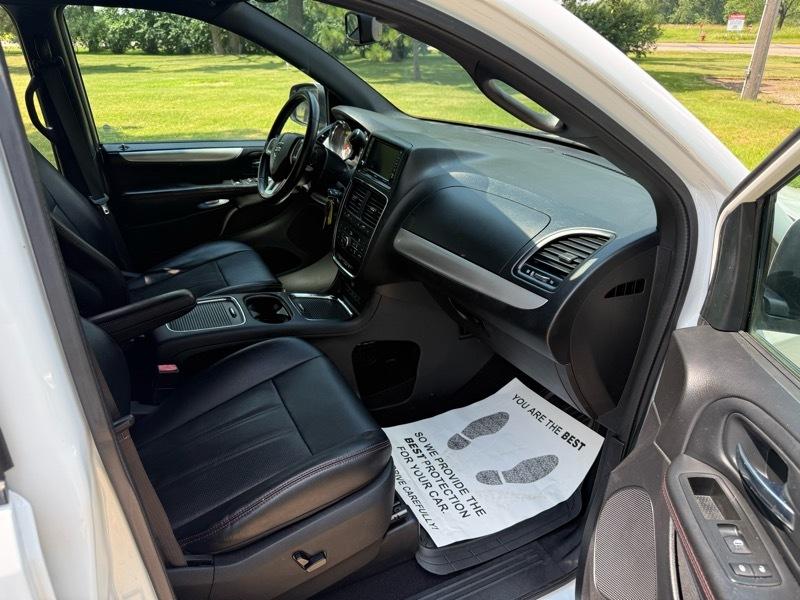 Dodge Grand Caravan R/T 2015