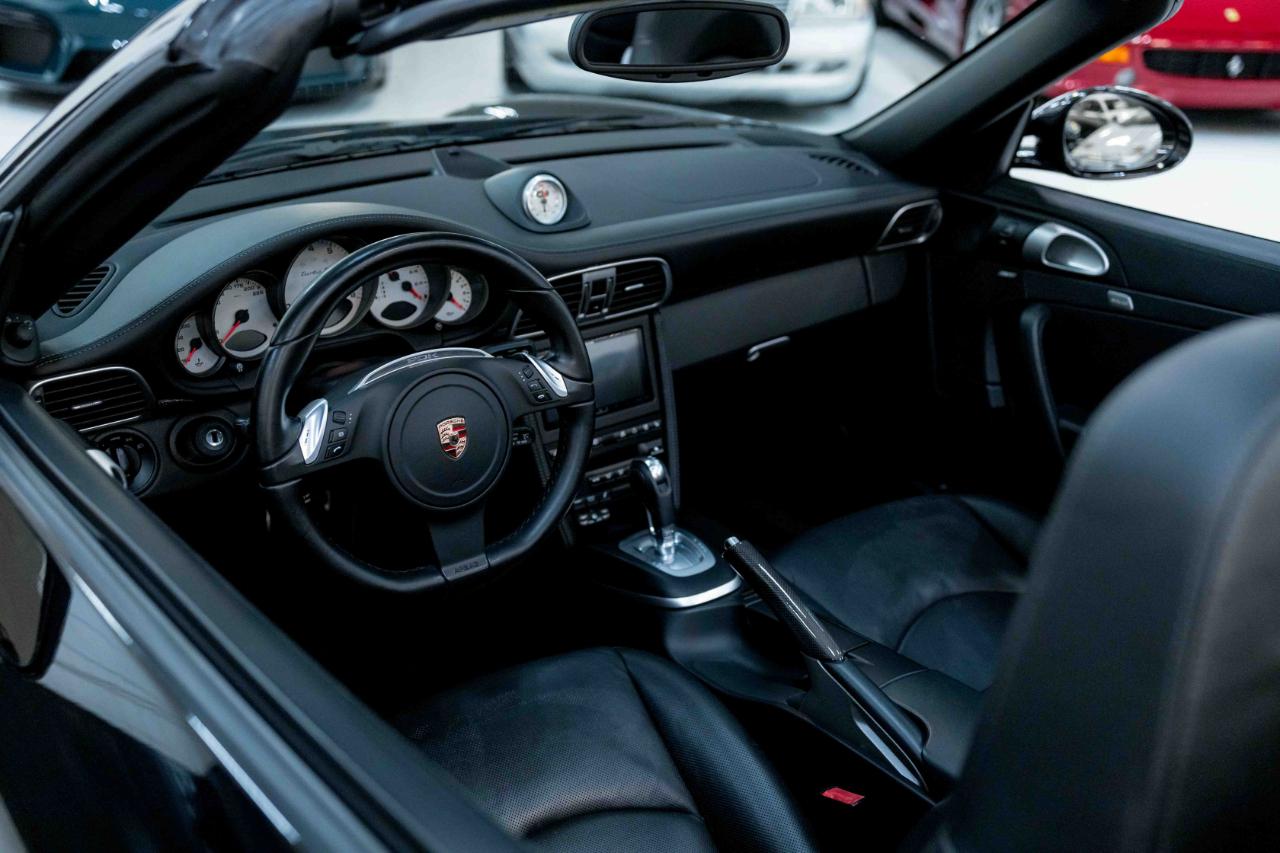 Porsche 911 Turbo S Cabriolet 2011