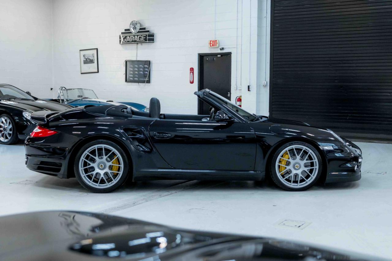 Porsche 911 Turbo S Cabriolet 2011