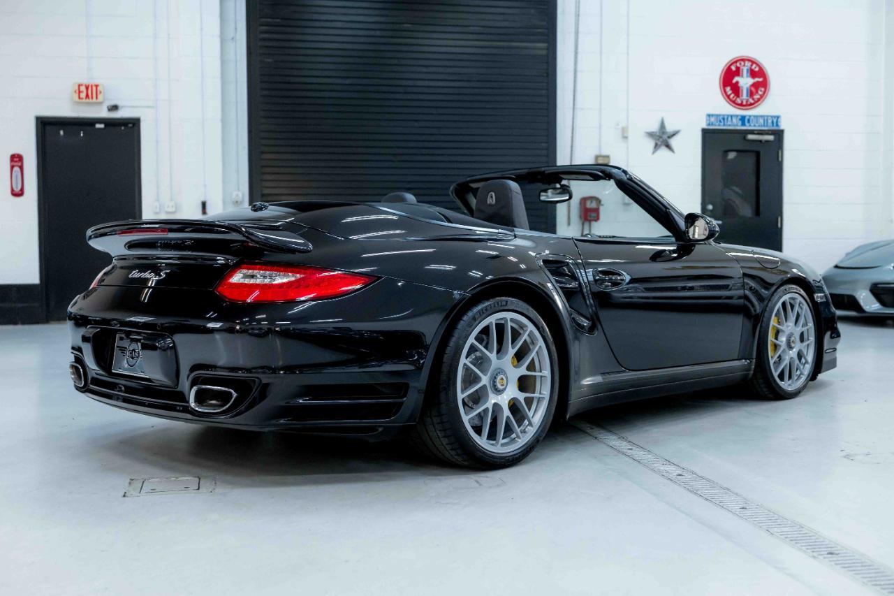 Porsche 911 Turbo S Cabriolet 2011