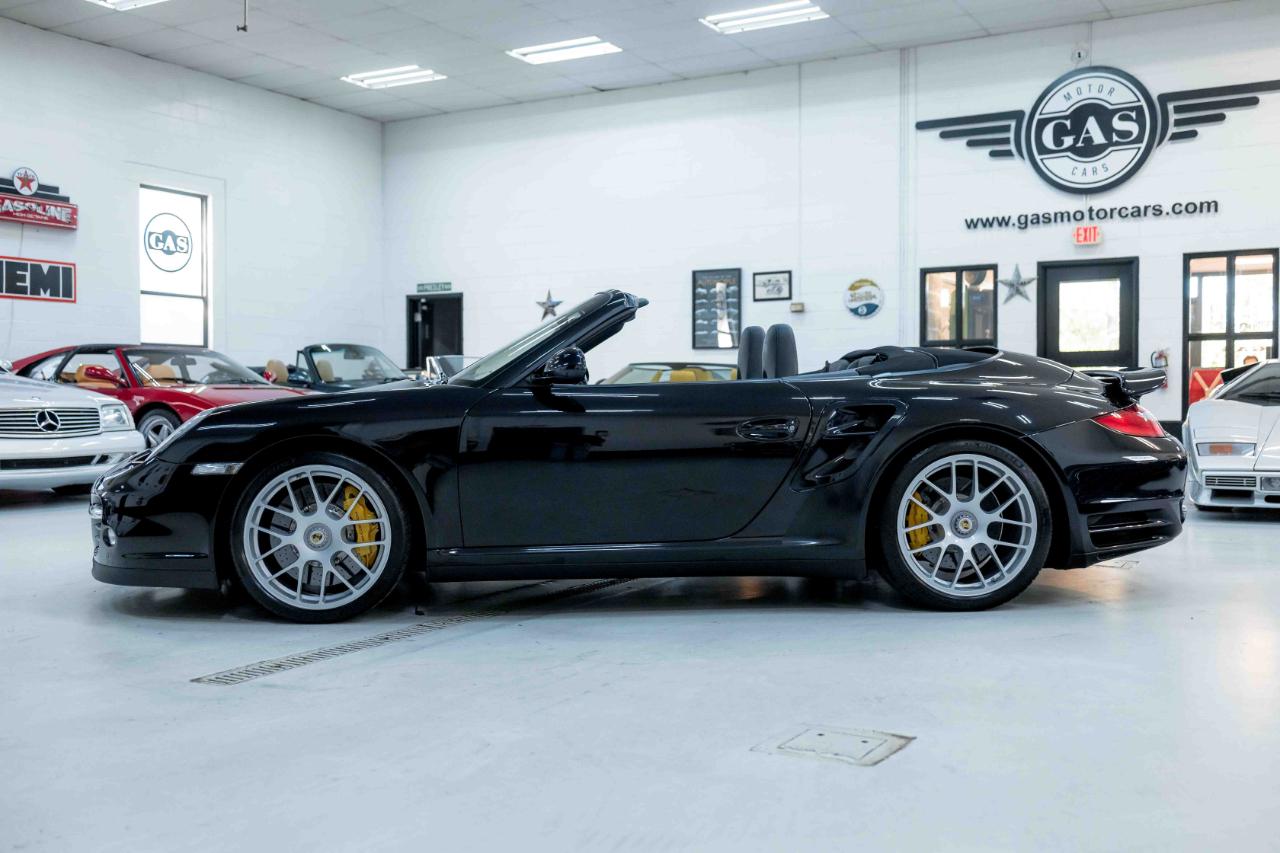 Porsche 911 Turbo S Cabriolet 2011