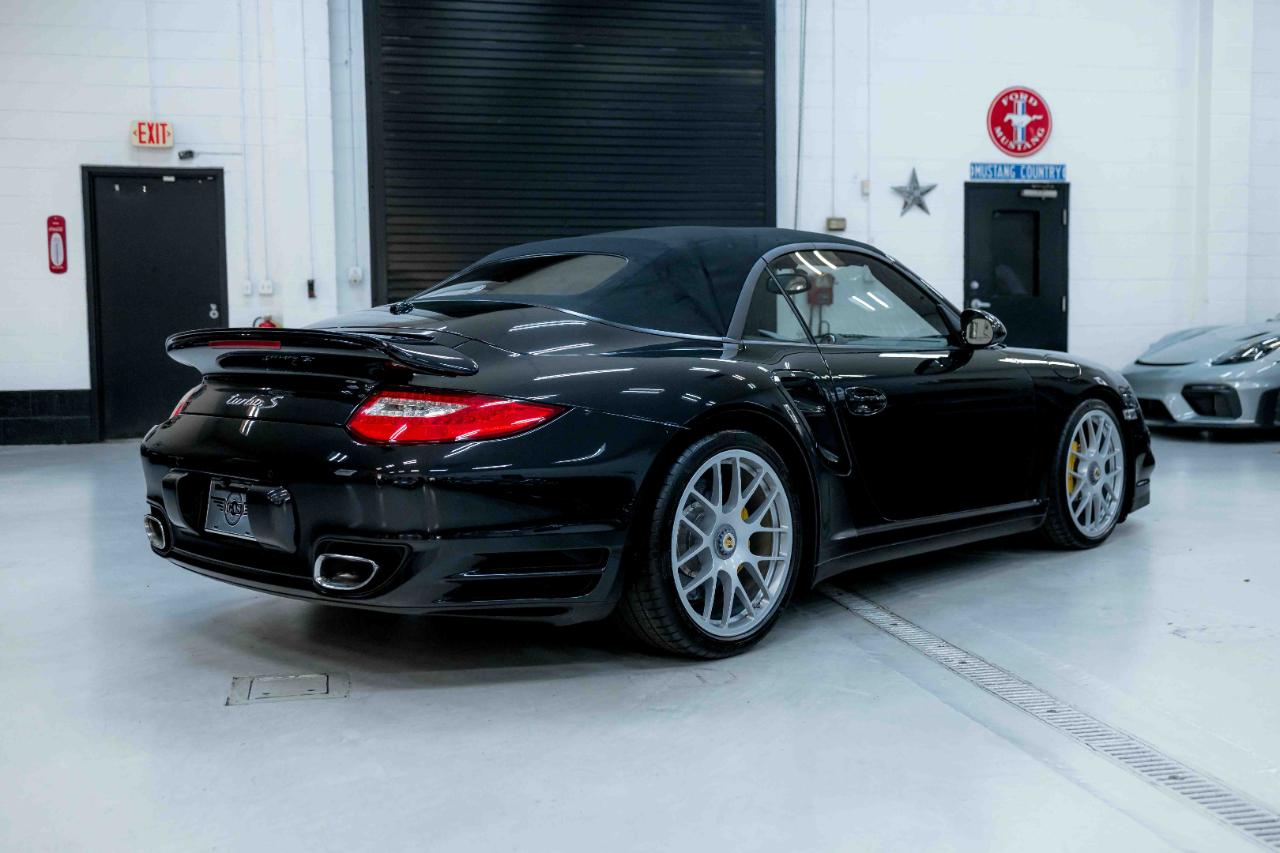 Porsche 911 Turbo S Cabriolet 2011