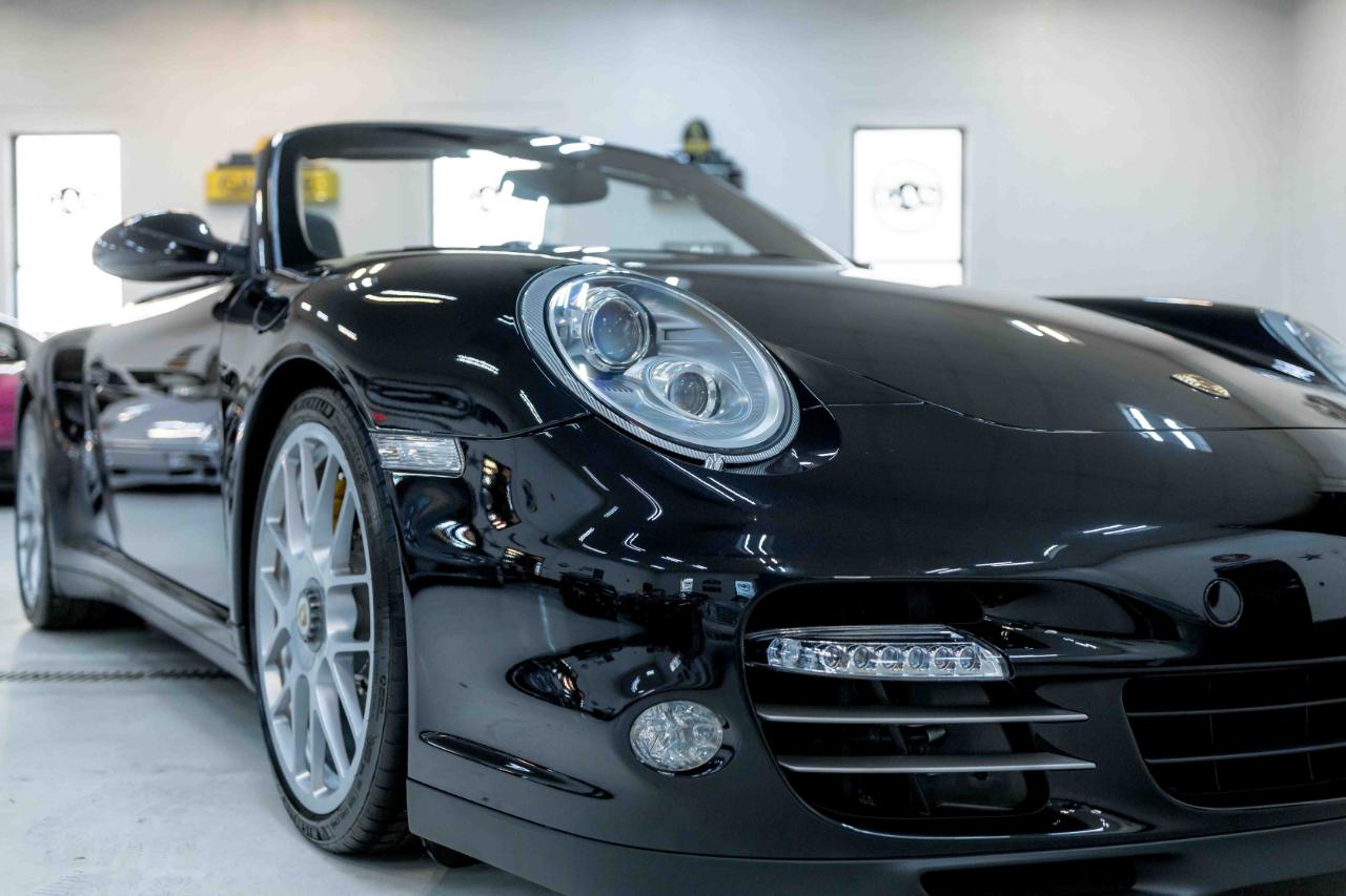 Porsche 911 Turbo S Cabriolet 2011