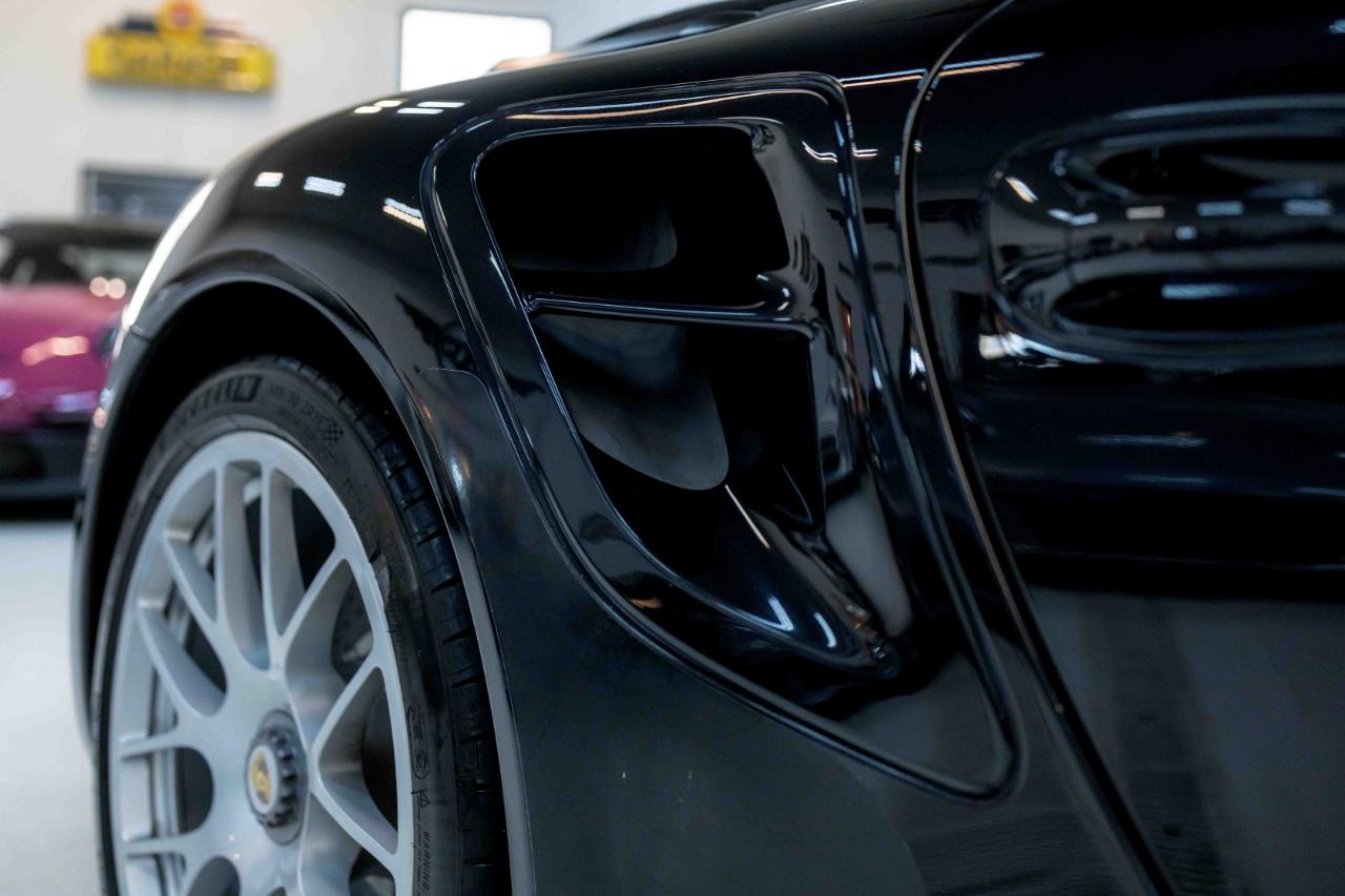 Porsche 911 Turbo S Cabriolet 2011