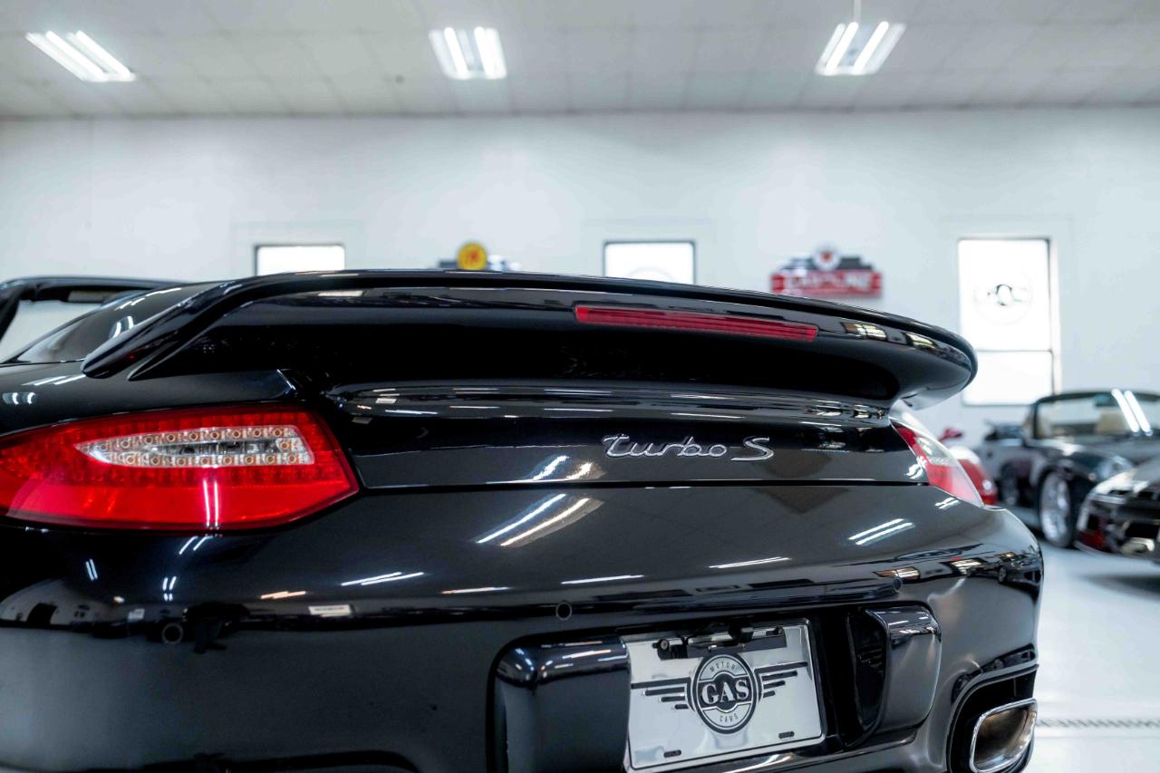 Porsche 911 Turbo S Cabriolet 2011