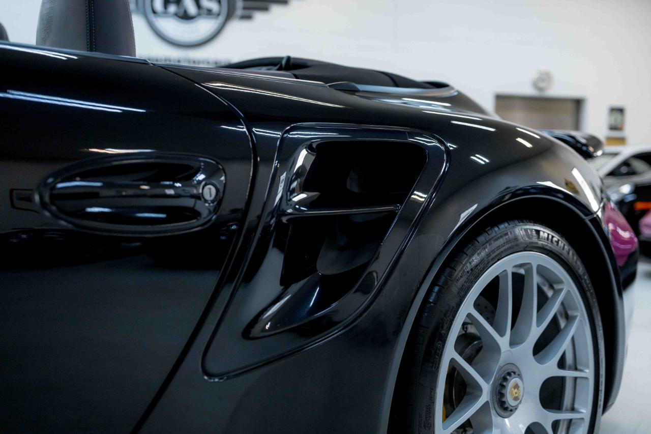 Porsche 911 Turbo S Cabriolet 2011