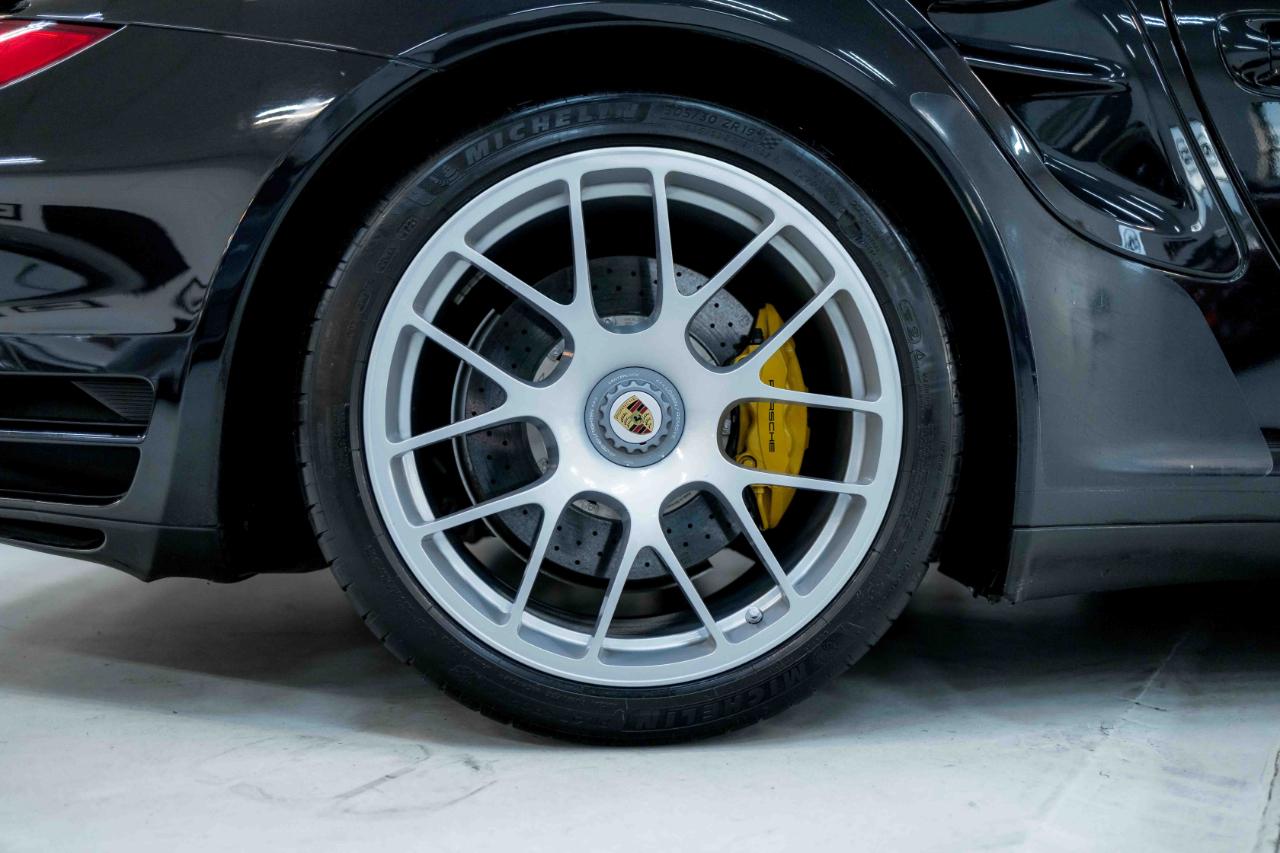 Porsche 911 Turbo S Cabriolet 2011