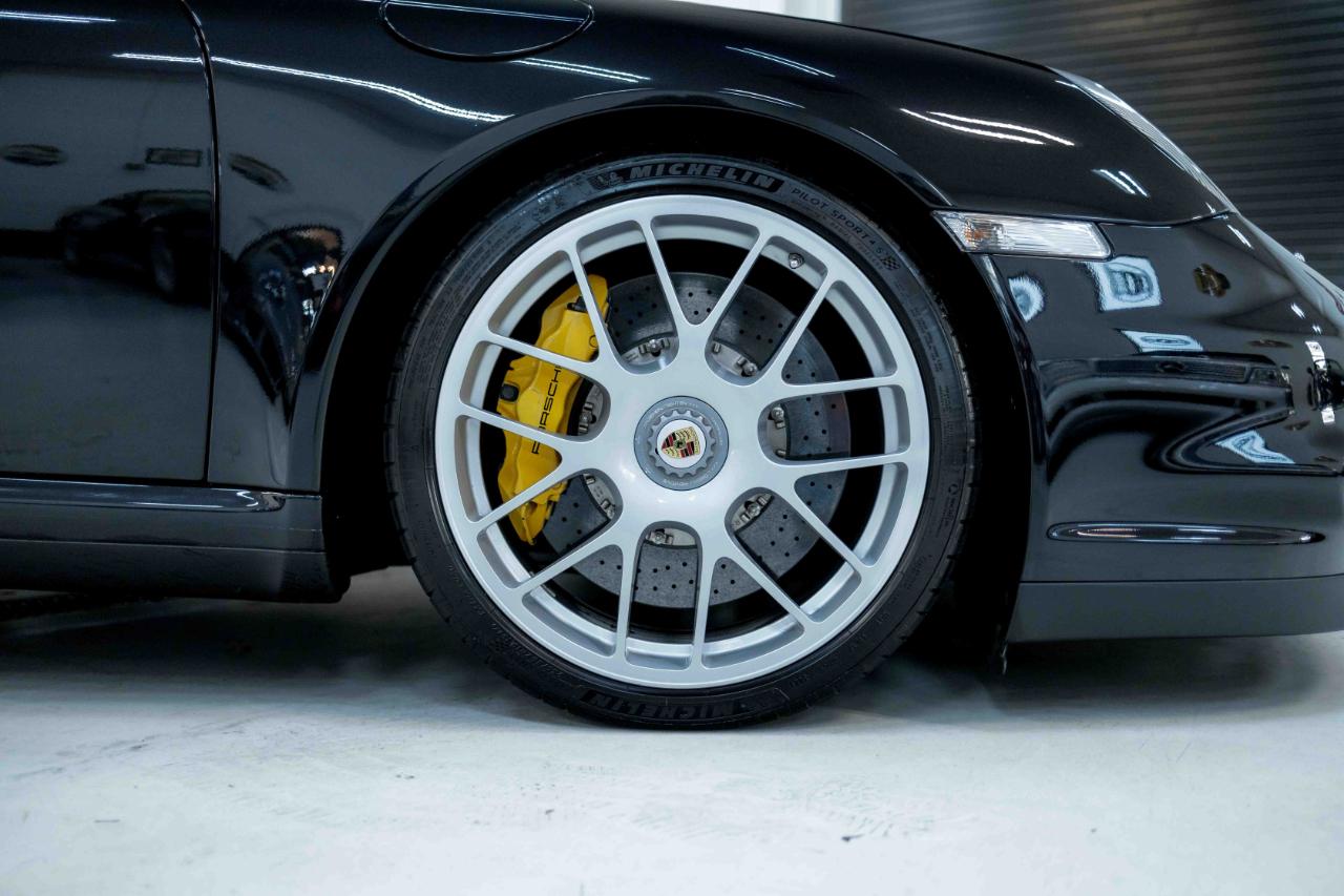 Porsche 911 Turbo S Cabriolet 2011