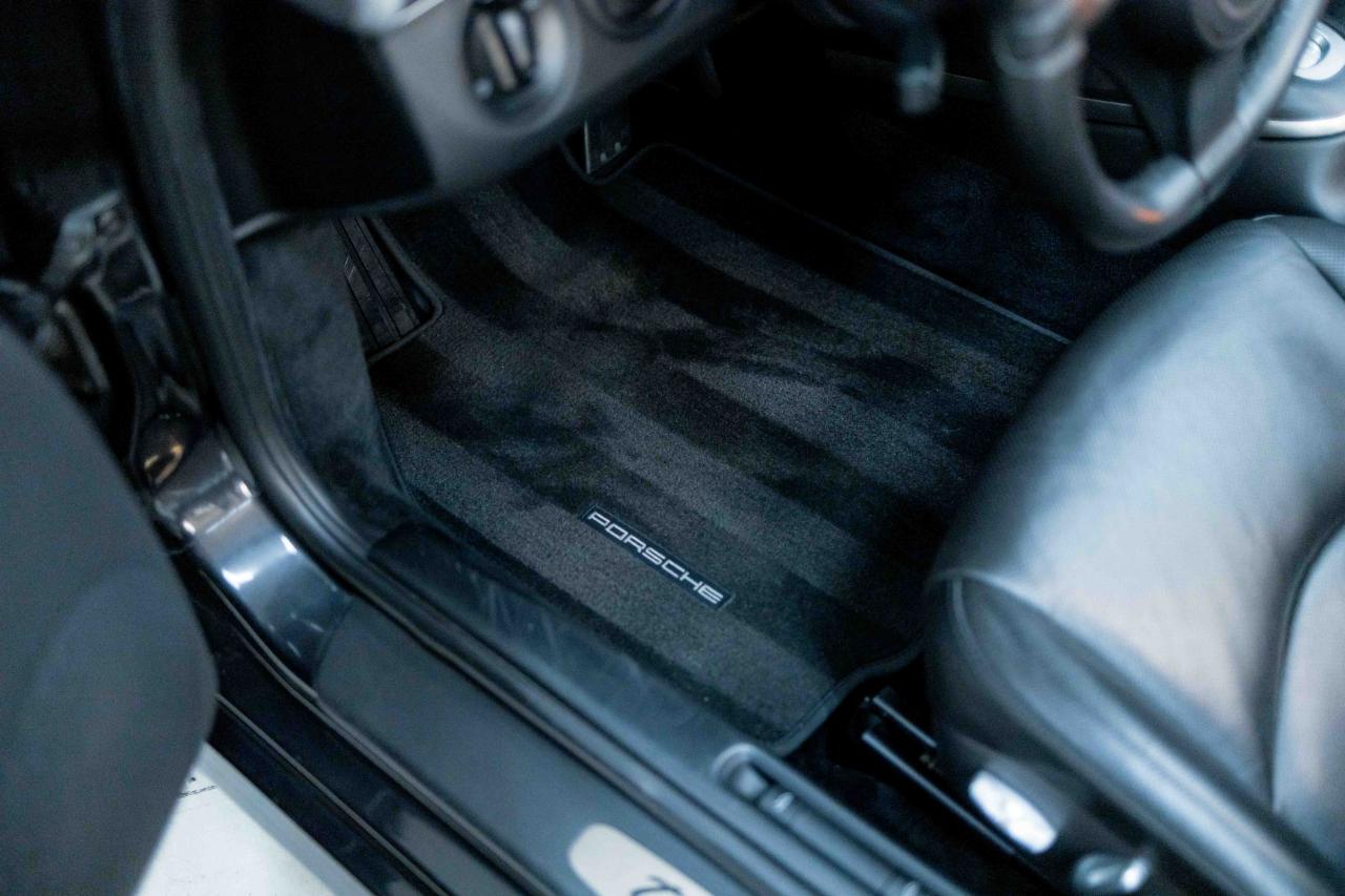 Porsche 911 Turbo S Cabriolet 2011