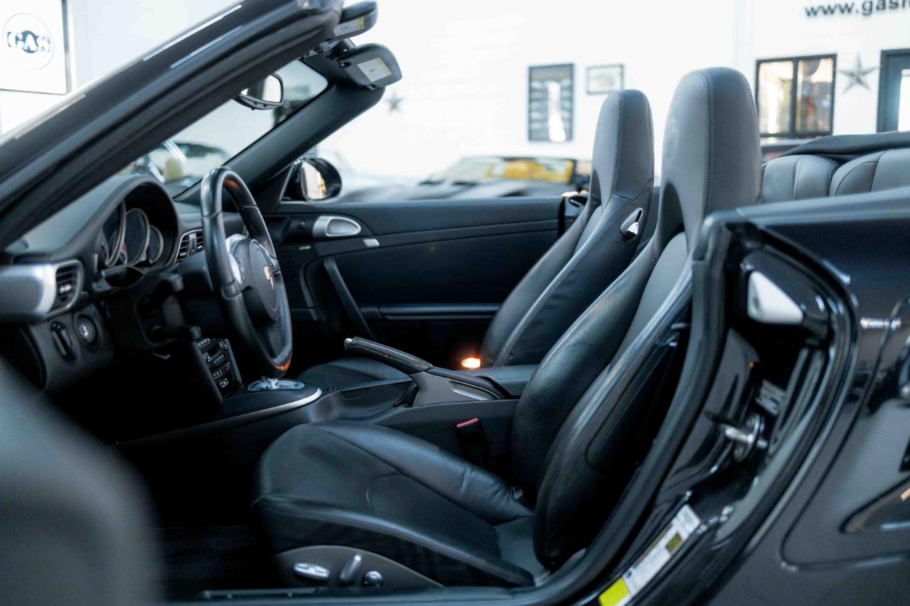 Porsche 911 Turbo S Cabriolet 2011