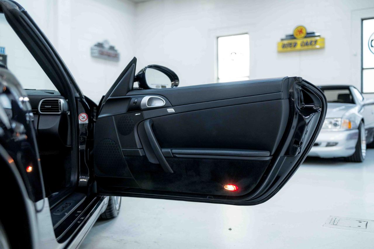 Porsche 911 Turbo S Cabriolet 2011