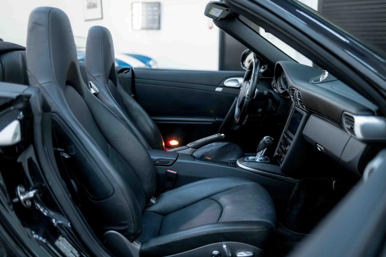 Porsche 911 Turbo S Cabriolet 2011