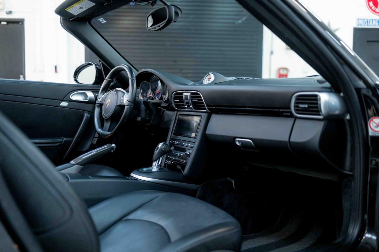 Porsche 911 Turbo S Cabriolet 2011