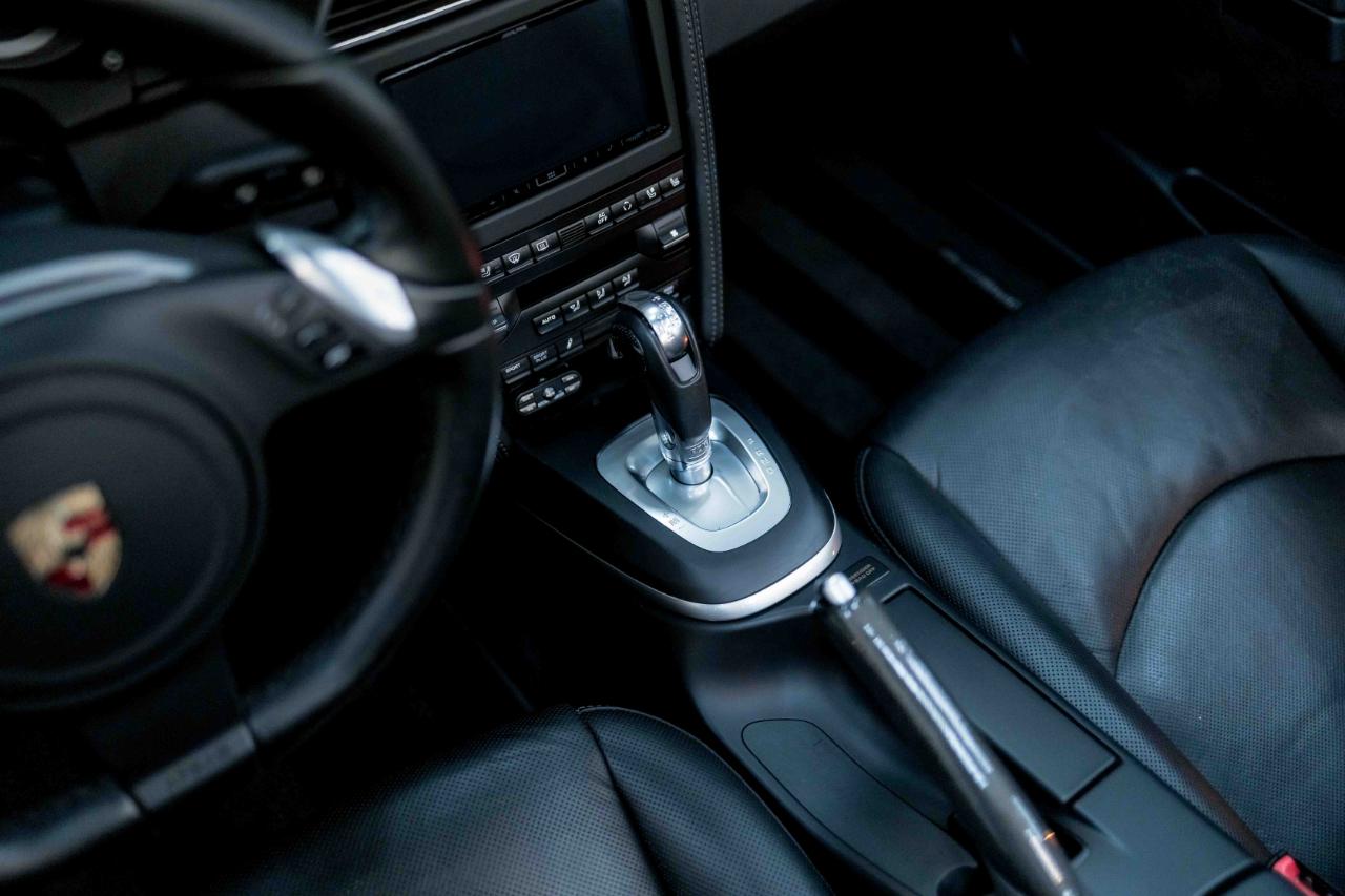 Porsche 911 Turbo S Cabriolet 2011